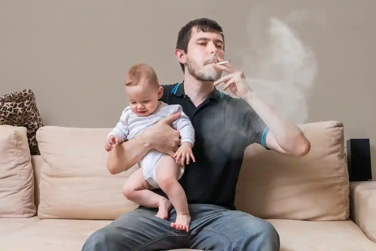 Исследование: дети, чьи отцы вдыхали сигаретный дым, чаще болеют астмой