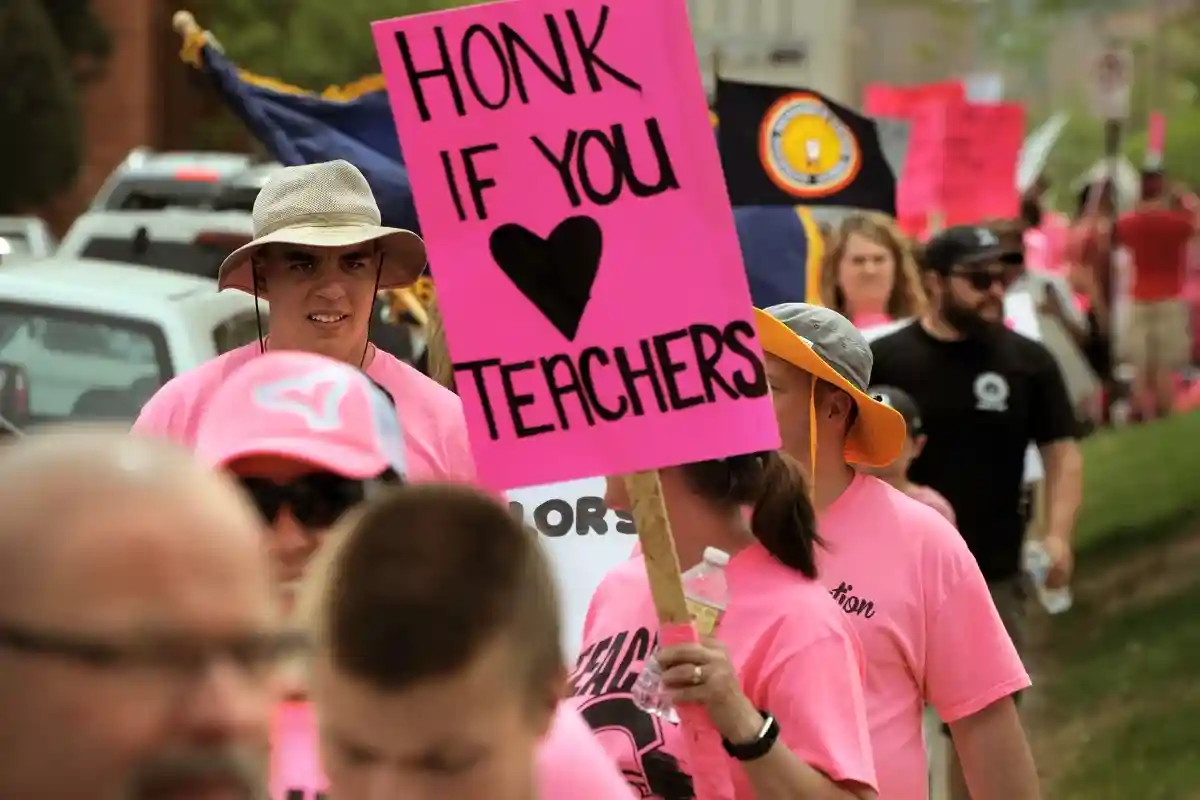 Занятий не будет: в Сиэтле проходят забастовки учителей