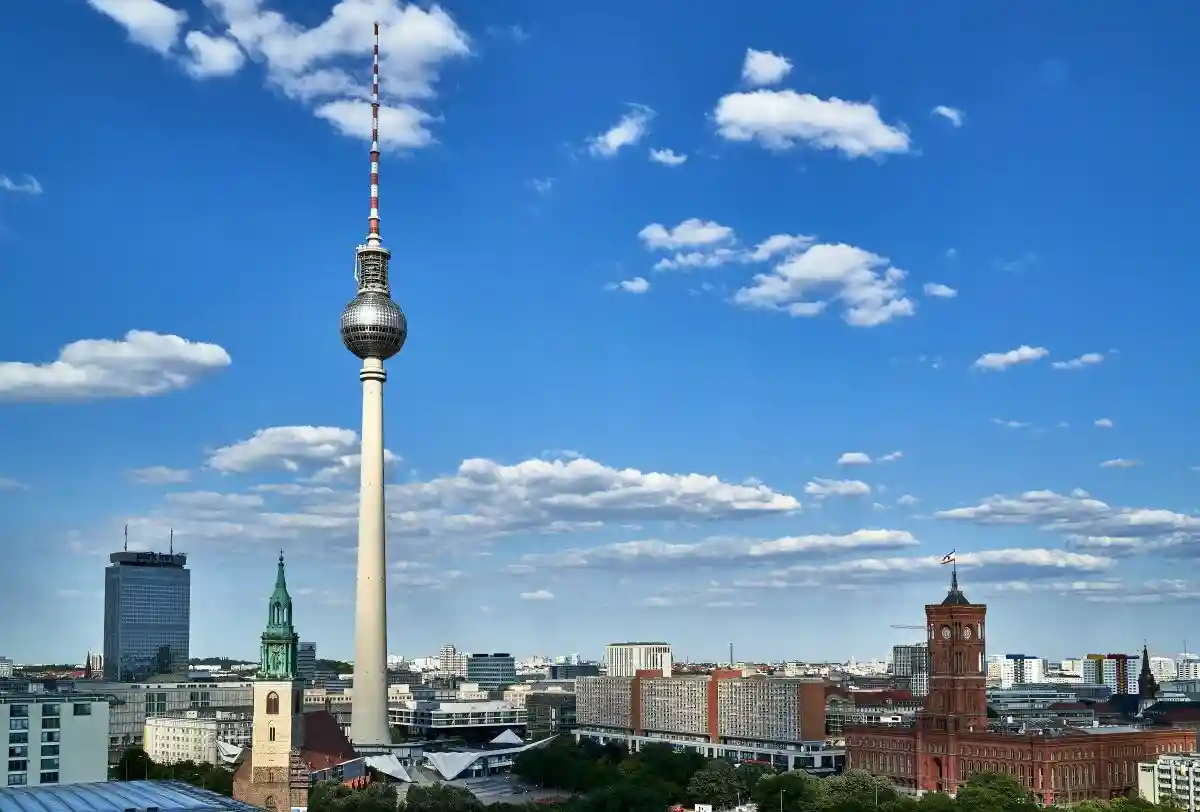 Туризм в Берлине процветает в 2022 году. Фото: Norbert Braun / Unsplash.com