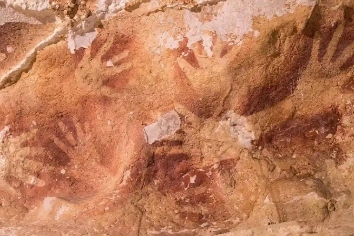 Ученые: люди каменного века были знакомы с ампутацией. Пещера расписана наскальными рисунками. Фото: Maxime Aubert / Griffith University