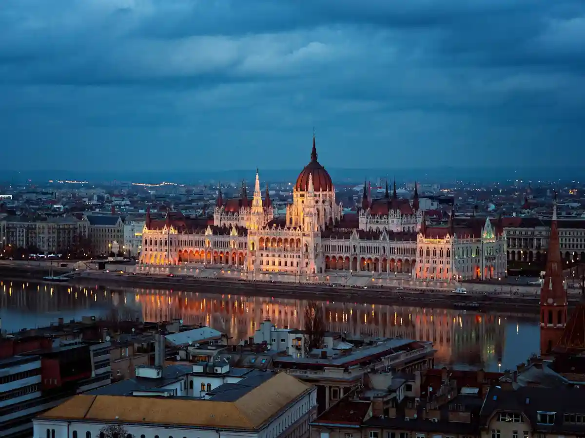 Госучреждения Венгрии будут отапливаться до 18 градусов. Фото: Gabriel Miklós/Unsplash.com