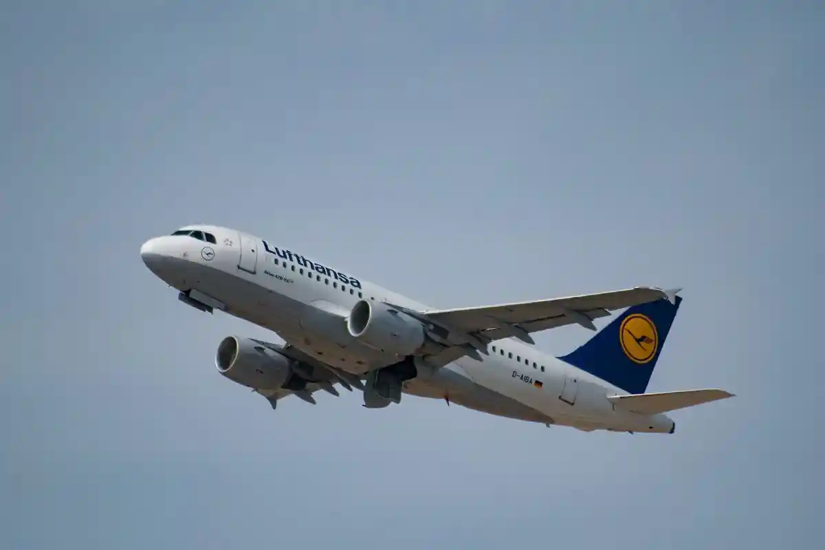 Забастовка в Lufthansa. Фото: Tim Dennert / unsplash.com