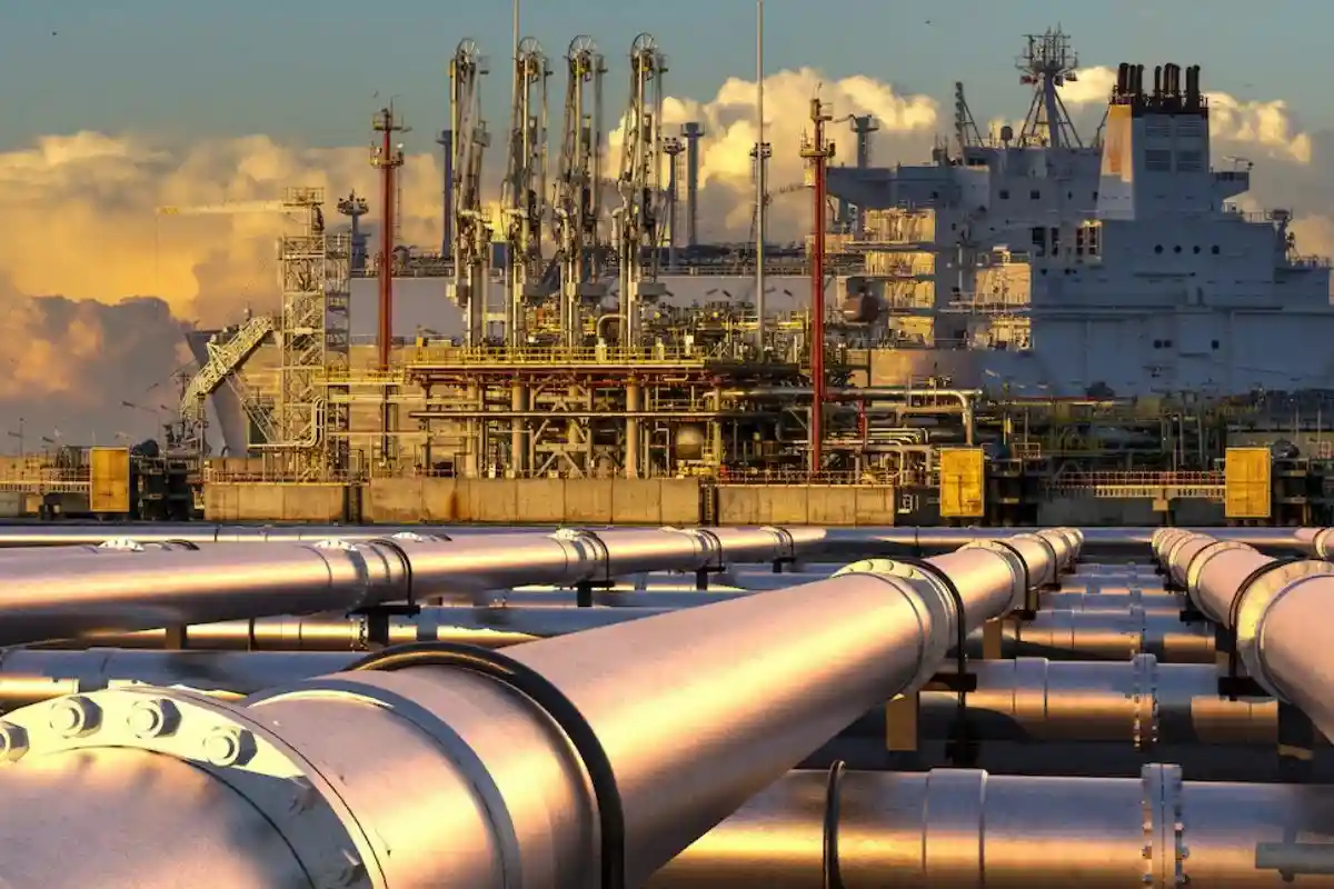 Газовый разрыв Европы с Россией оказался на руку Китаю, который остается основным потребителем российского топлива. Фото: Mike Mareen / shutterstock.com