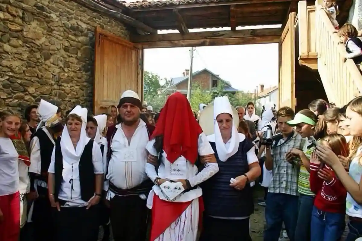 Косово запрещает тестирование девственности фото 1