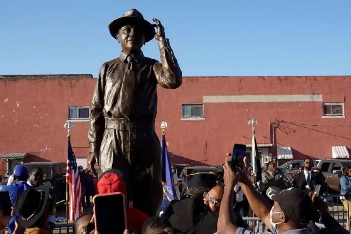 В Миссисипи открыли статую в честь Эмметта Тилла