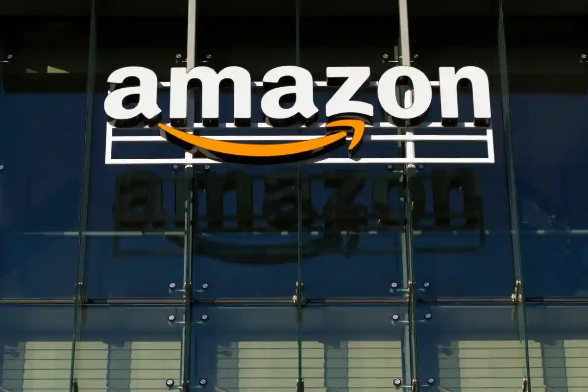 Акции Amazon упали на 14%. Фото: Tada Images / shutterstock.com