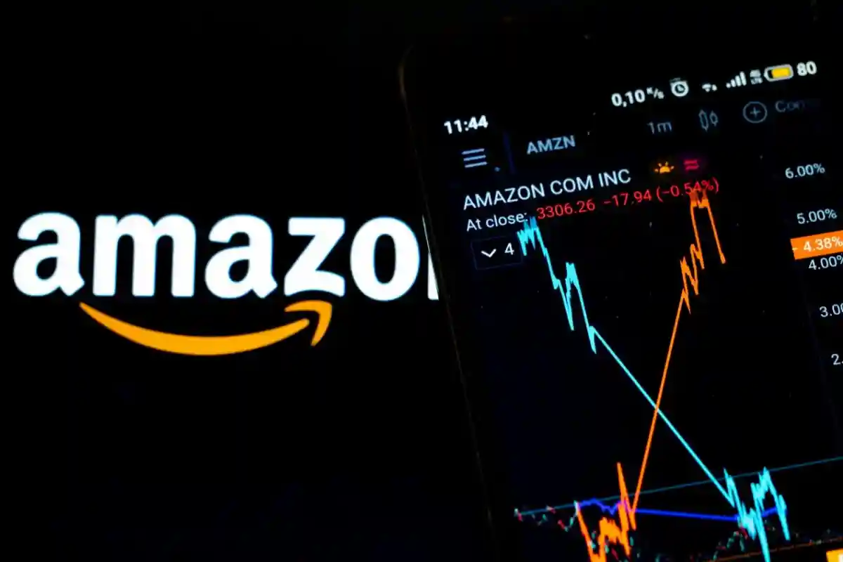Акции Amazon упали на 14%