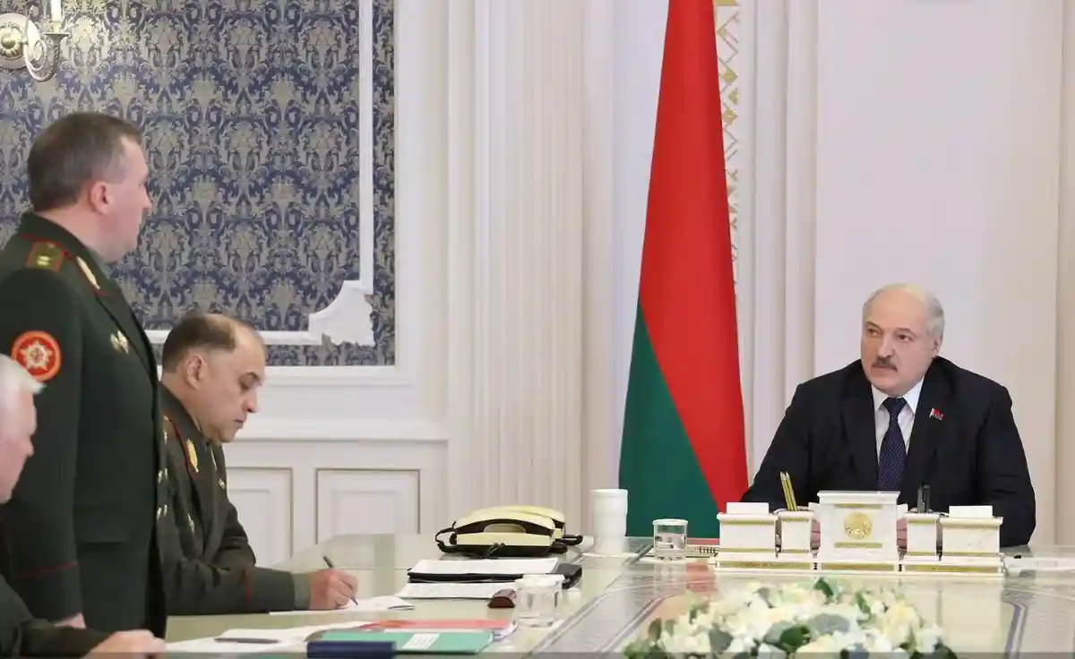 Лукашенко заявил о намерении создать общую военную базу с Россией на совещении по вопросам безопасности 10 октября. Фото: president.gov.by