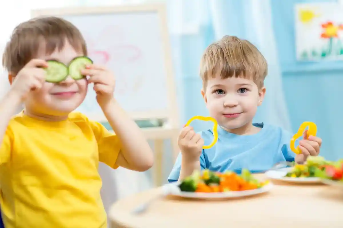 Цены на обеды в детских садах могут вырасти. Фото: Oksana Kuzmina / Shutterstock.com