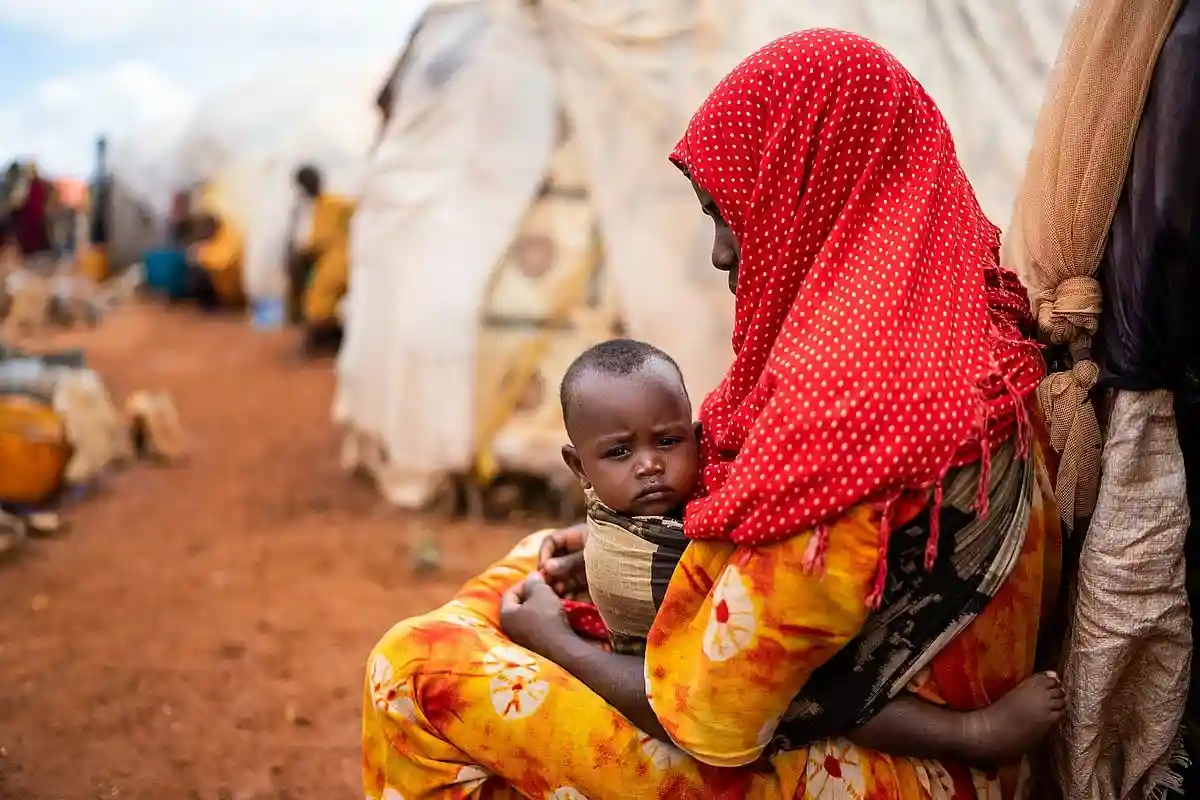 Люди в Сомали годами страдают от засухи. Фото: sntes / shutterstock.com