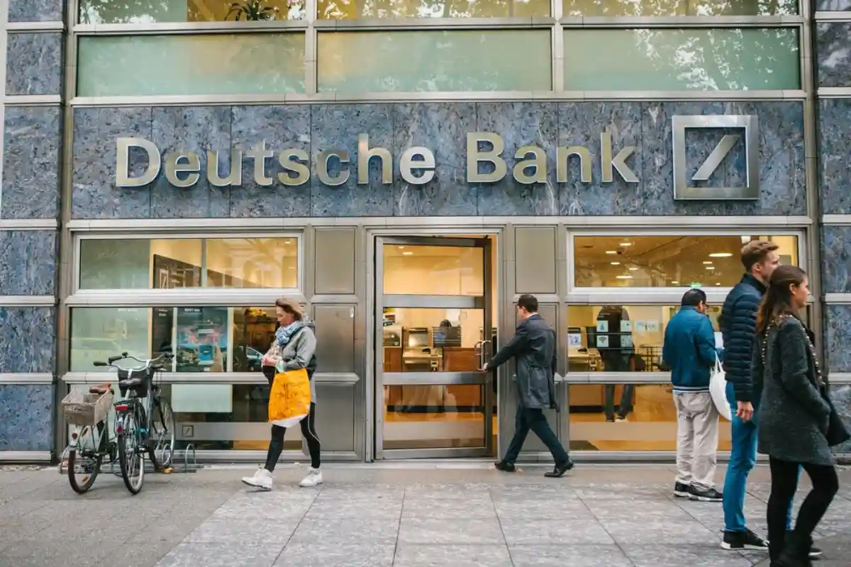 Deutsche Bank сообщил о миллиардной