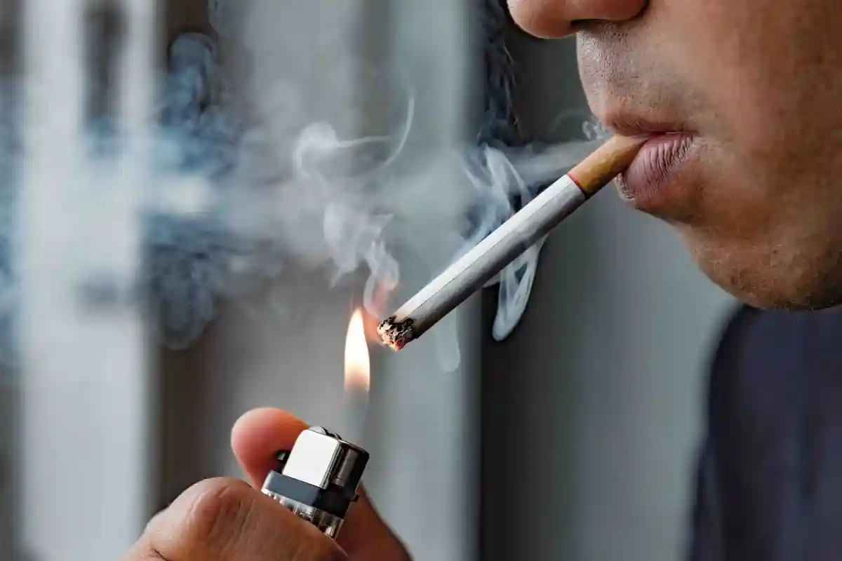 Эксперты назвали безопасный возраст для отказа от курения. Фото: Nopphon_1987 / shutterstock.com