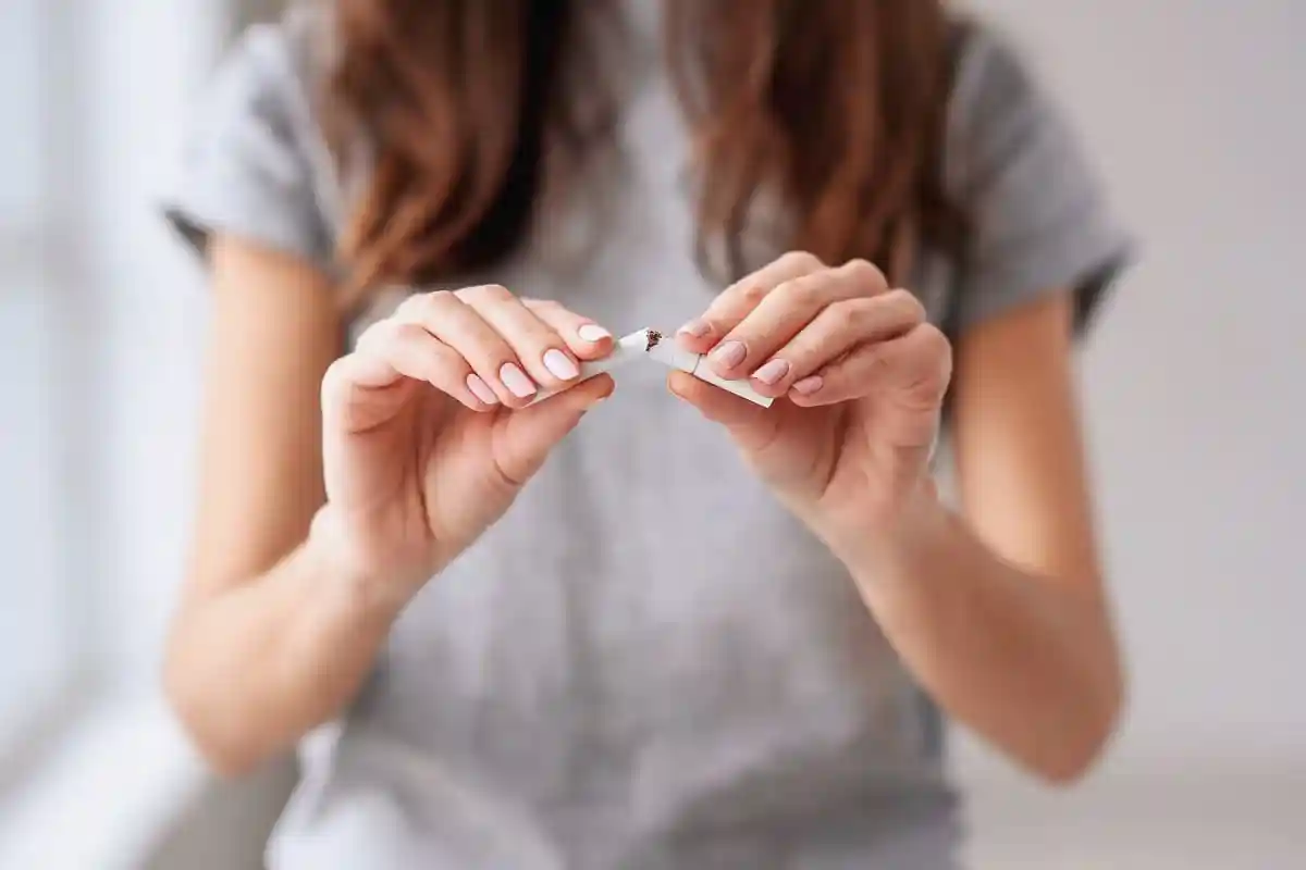 Эксперты назвали безопасный возраст для отказа от курения фото 1