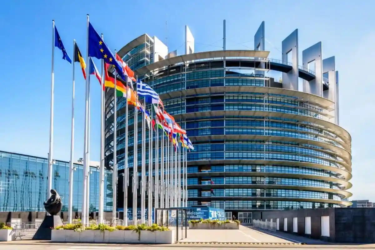 ЕС может прекратить встречи в Страсбурге на время зимы. Фото: olrat / shutterstock.com