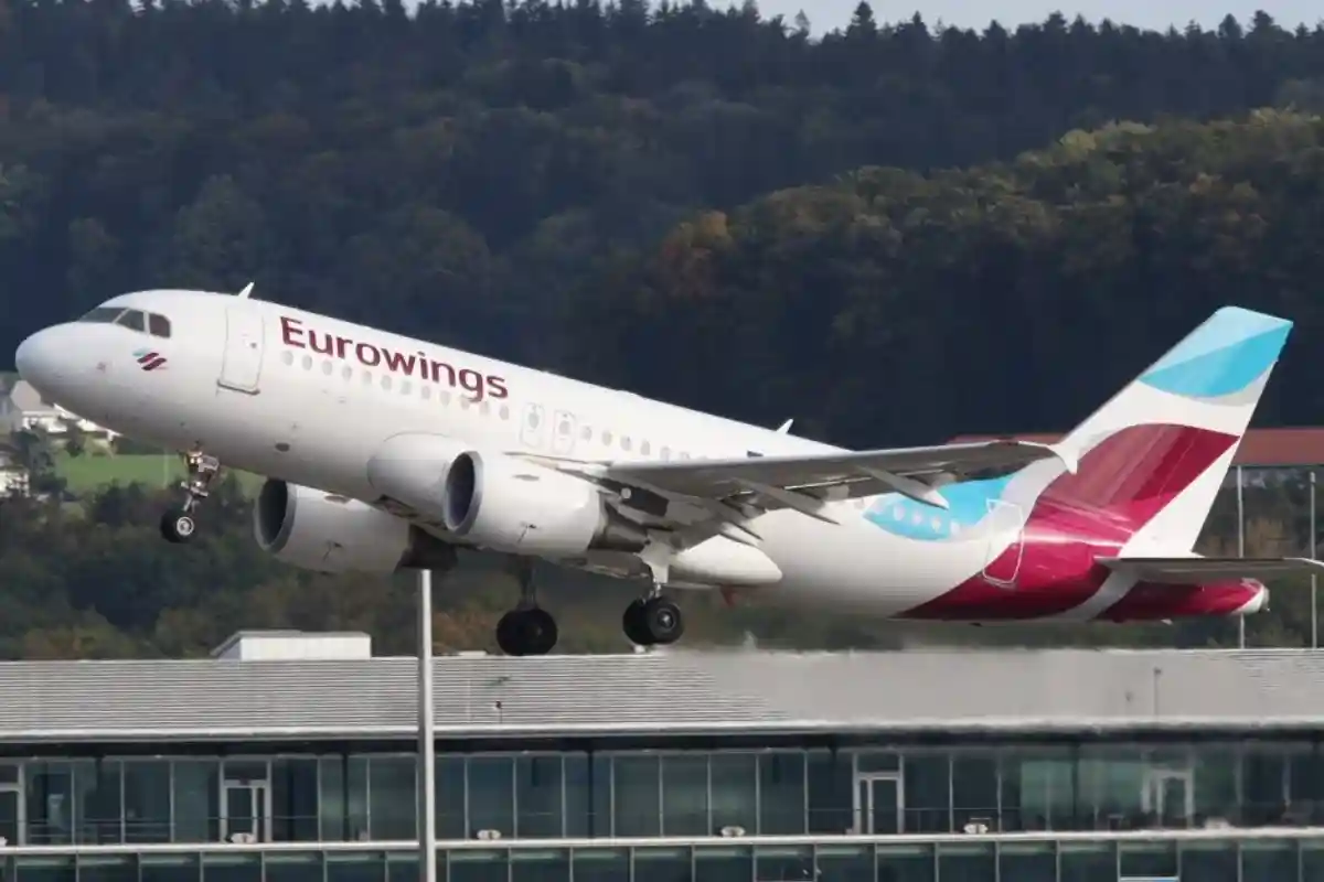 Eurowings массово отменил рейсы. Фото: @Stefan56265445 / Twitter.