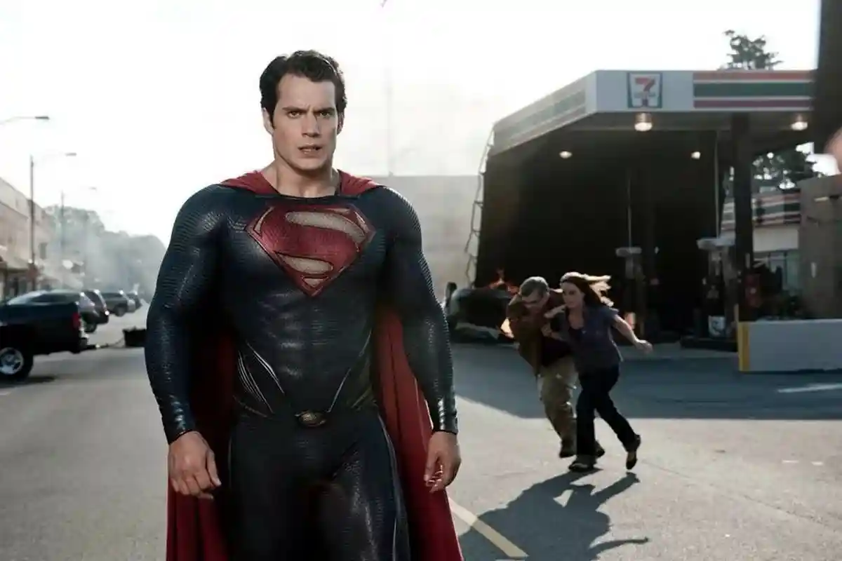 Генри Кавилл вновь стал Суперменом, подробности про «Человек из стали 2». Фото: кадр из фильма «Человек из стали» 