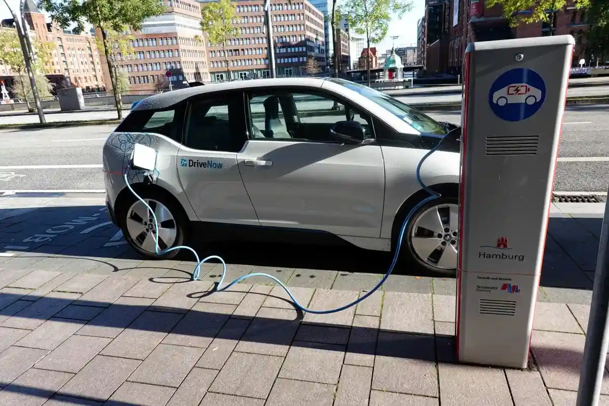 Каршеринг в Гамбурге переходит на электромобили