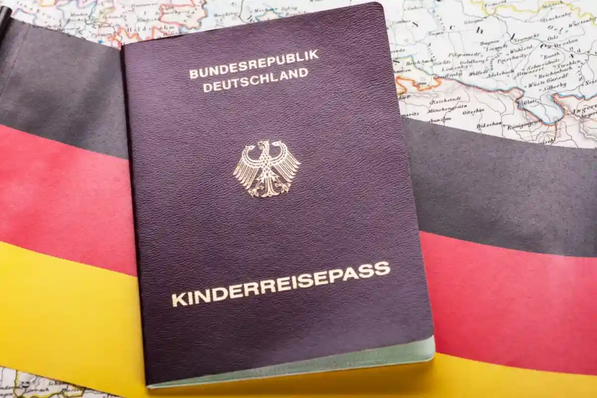 Не все знают, где в Германии можно купить обложку на паспорт. Фото: Andrey_Popov / shutterstock.com