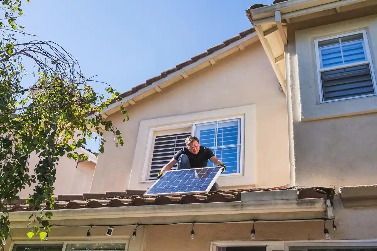 Налоги на солнечную энергию: вы можете сами решить, под какие правила НДС подпадает ваша фотоэлектрическая система. Фото: Kindel Media / pexels.com
