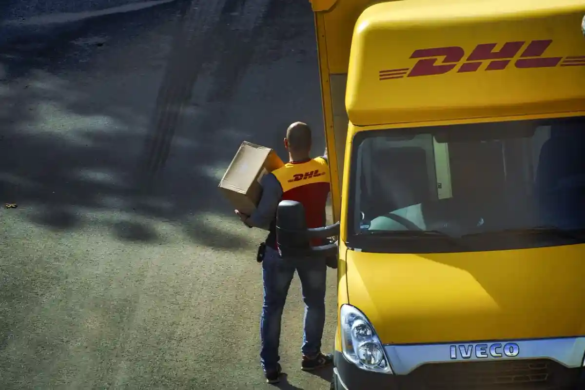 DHL – это лучшая служба доставки посылок в Германии. Фото: Manuel Alvarez / Pixabay