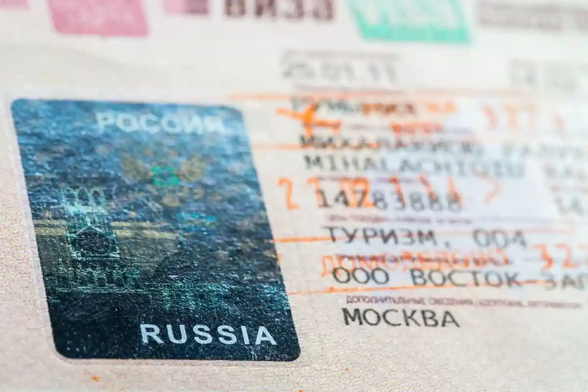ряд европейских государств ограничил въезд для людей с российскими паспортами. Фото: Victor Maschek / shutterstock.com