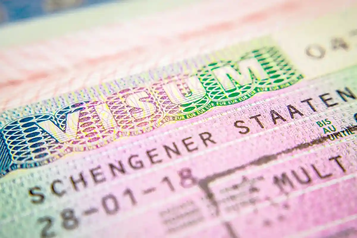 МИД ФРГ: ужесточение визовых требований – норма ЕС. Фото: Tatiana Popova / shutterstock.com