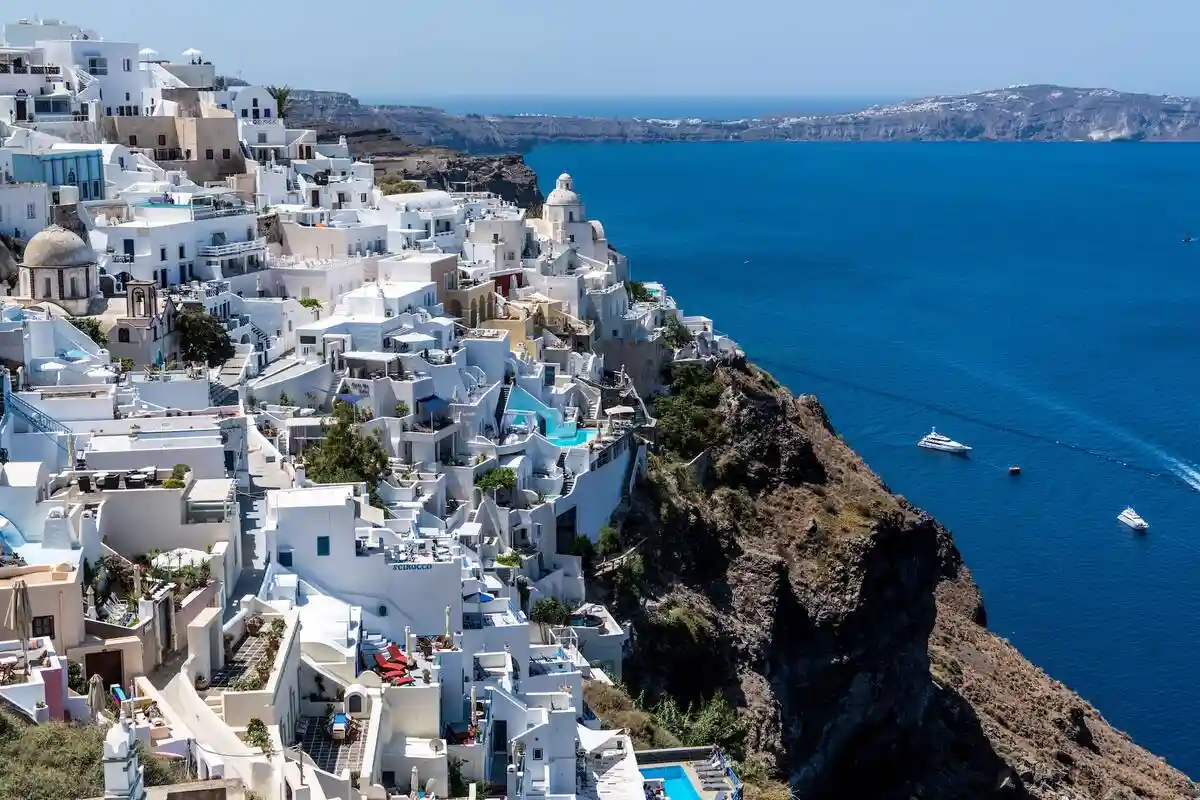 Почему тысячи немцев скупают недвижимость в Греции