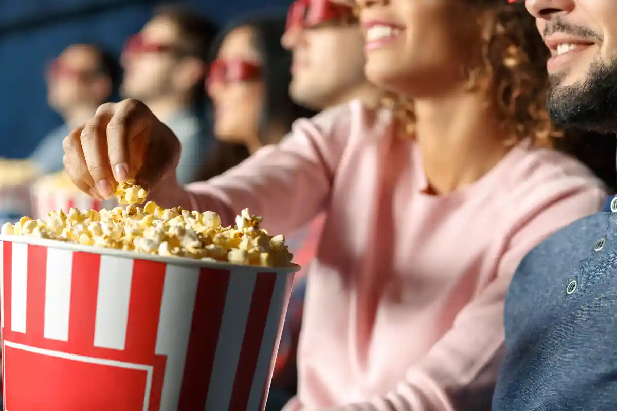 Угощения и сладости в немецких кинотеатрах. Фото: Hitra / Shutterstock.