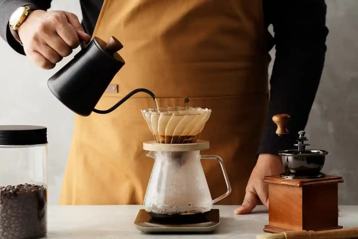 Фильтр-кофе содержит меньше жиров. Фото: SharkPaeCNX / Shutterstock.com