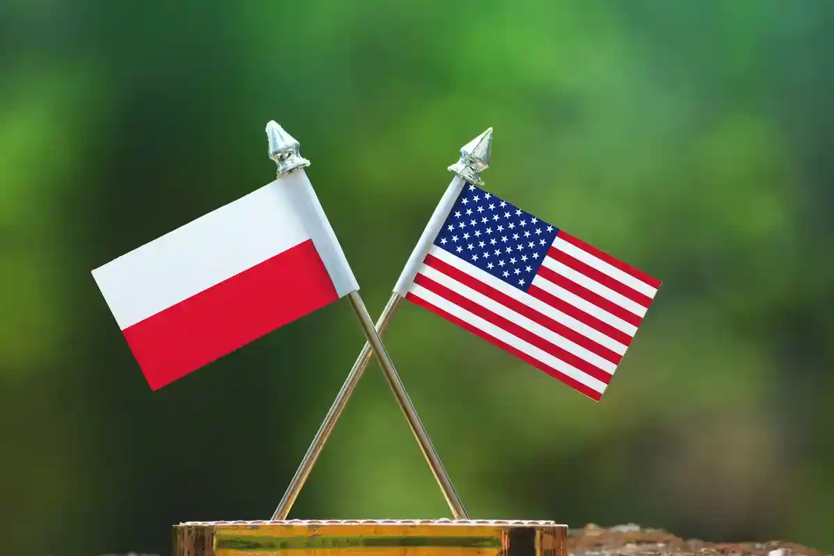 Польша и США: совместные переговоры. Фото: Aritra Deb / Shutterstock