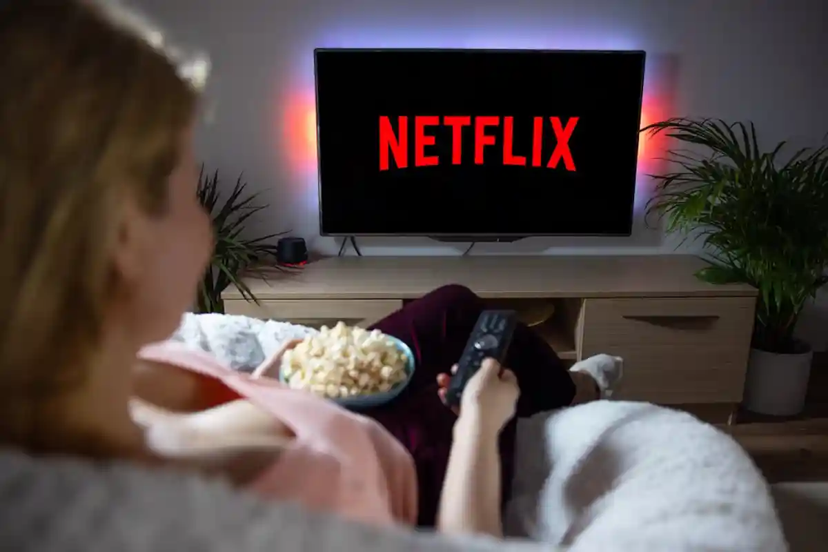 Дешевый тариф на Netflix появится в ноябре. Фото: Kaspars Grinvalds / Shatterstock