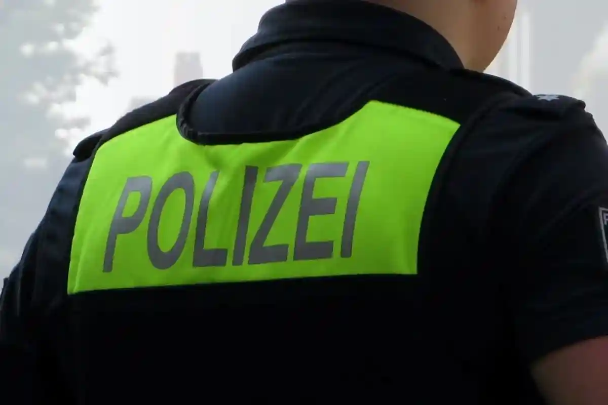 Рекомендации баварской полиции для защиты от мошенников, звонящих по телефону. Фото: Jonas Augustin / unsplash.com