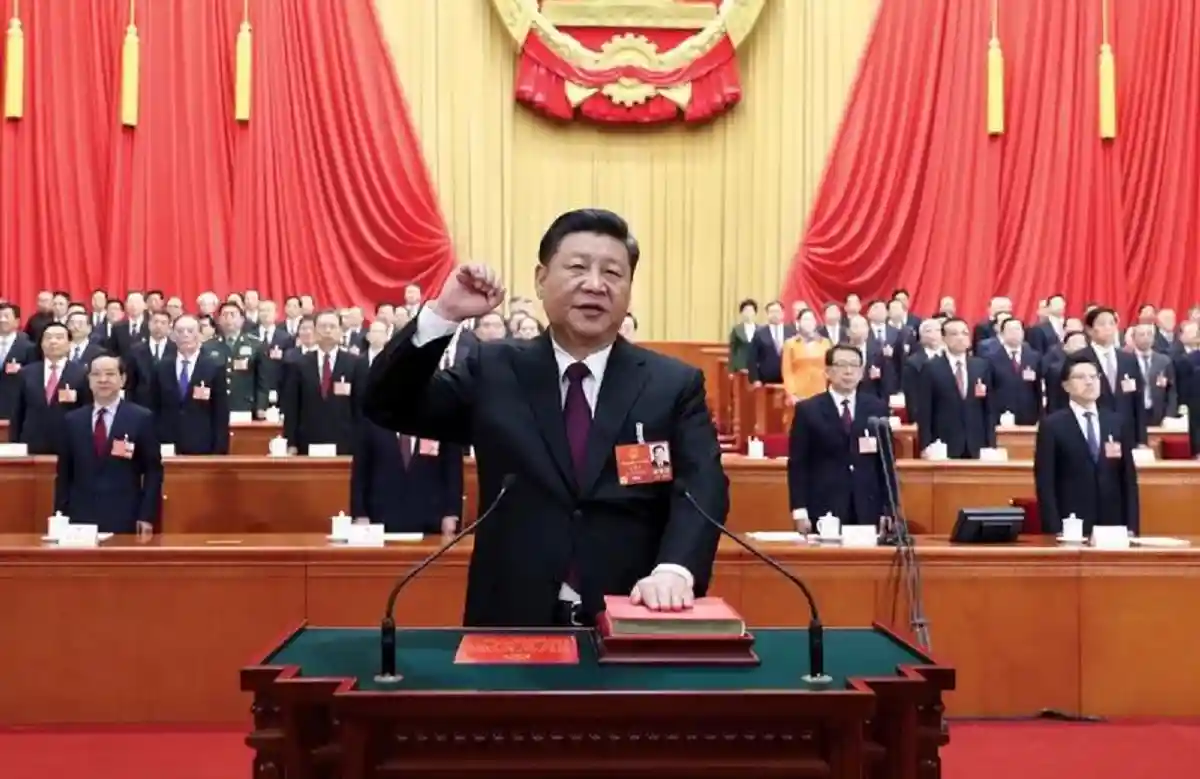 Си Цзиньпин переизбран.
