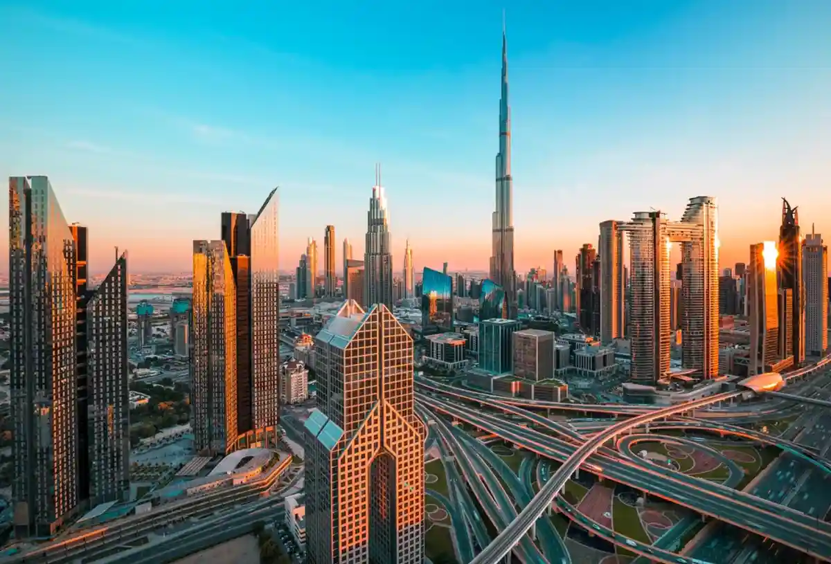 ТОП-10 городов для эмиграции в 2022 году: Дубай. Фото: Rasto SK / Shutterstock