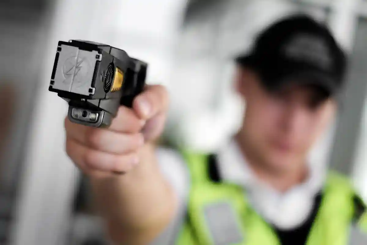 Трагедия в Дортмунде: полицейские использовали электрошокер. Фото: Karlis Dambrans / Shutterstock.com