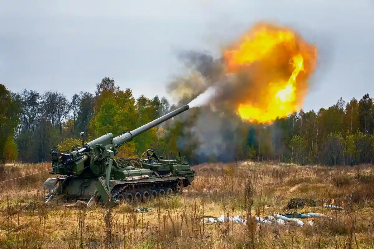 Украина превосходит РФ в артиллерии благодаря высокой точности и дальности стрельбы западного оружия. Фото: paparazzza / shutterstock.com