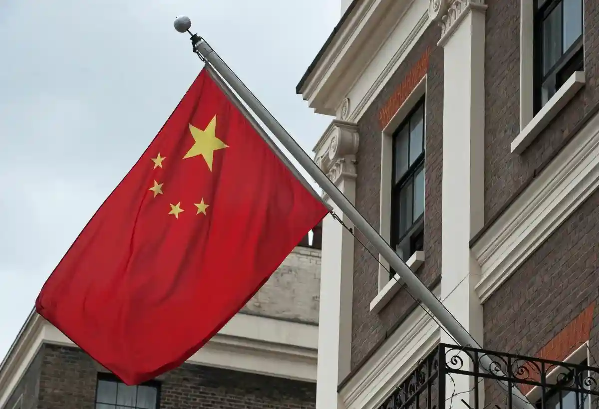 В Британии сотрудники консульства Китая избили протестующего. Фото: Karl Nesh / shutterstock.com