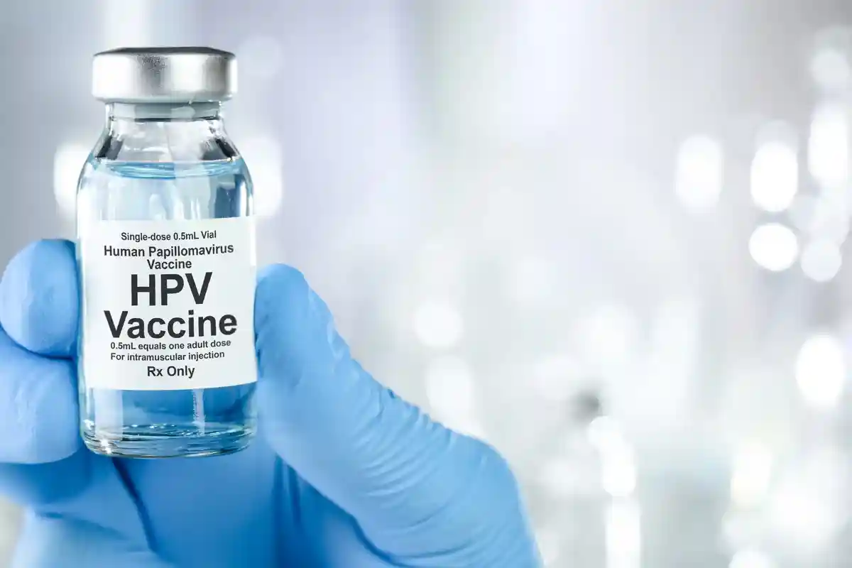Вакцинация от ВПЧ в Саксонии-Анхальт: прививка против рака. Фото: Leigh Prather / shutterstock.com