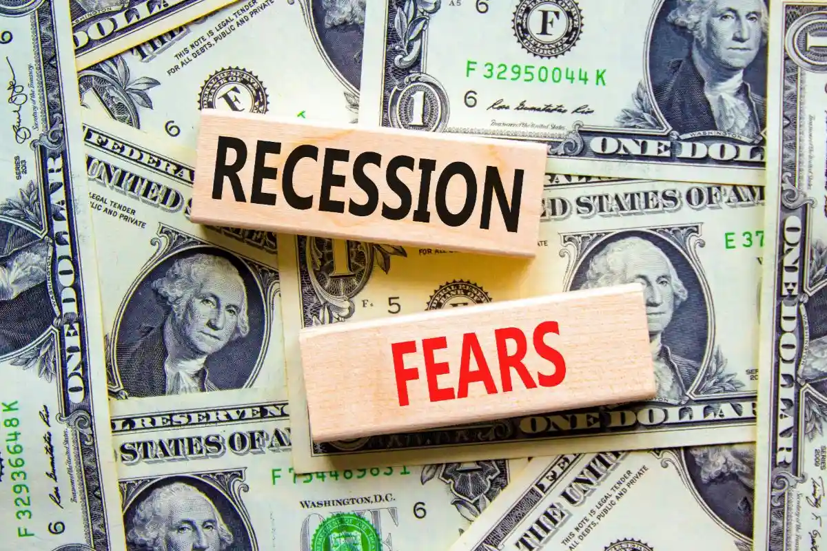 Восстановление экономики США не исключает рецессии. Фото: Dmitry Demidovich / shutterstock.com