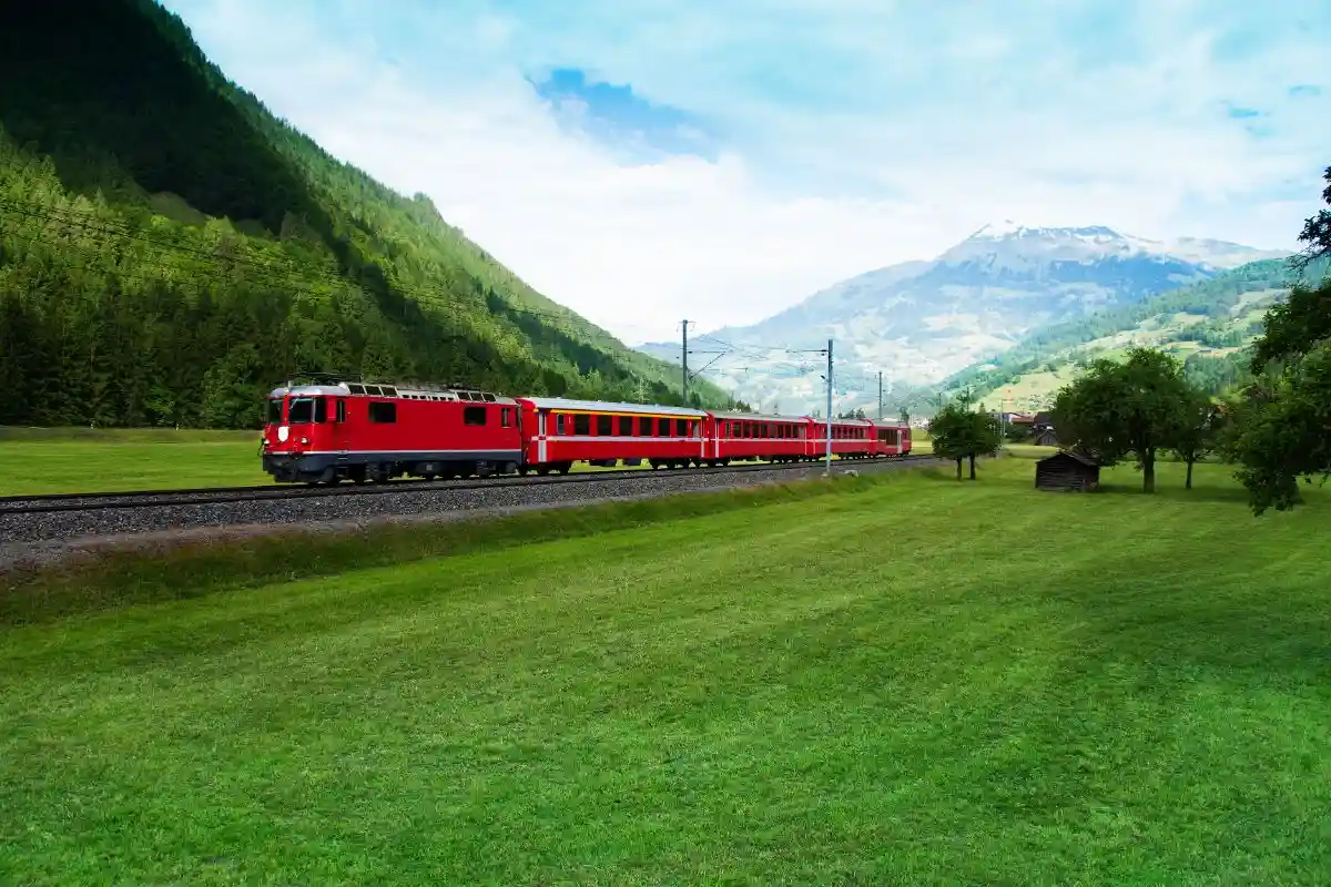 Зачем Швейцарии двухкилометровый поезд. Фото: Sergey Novikov / shutterstock.com