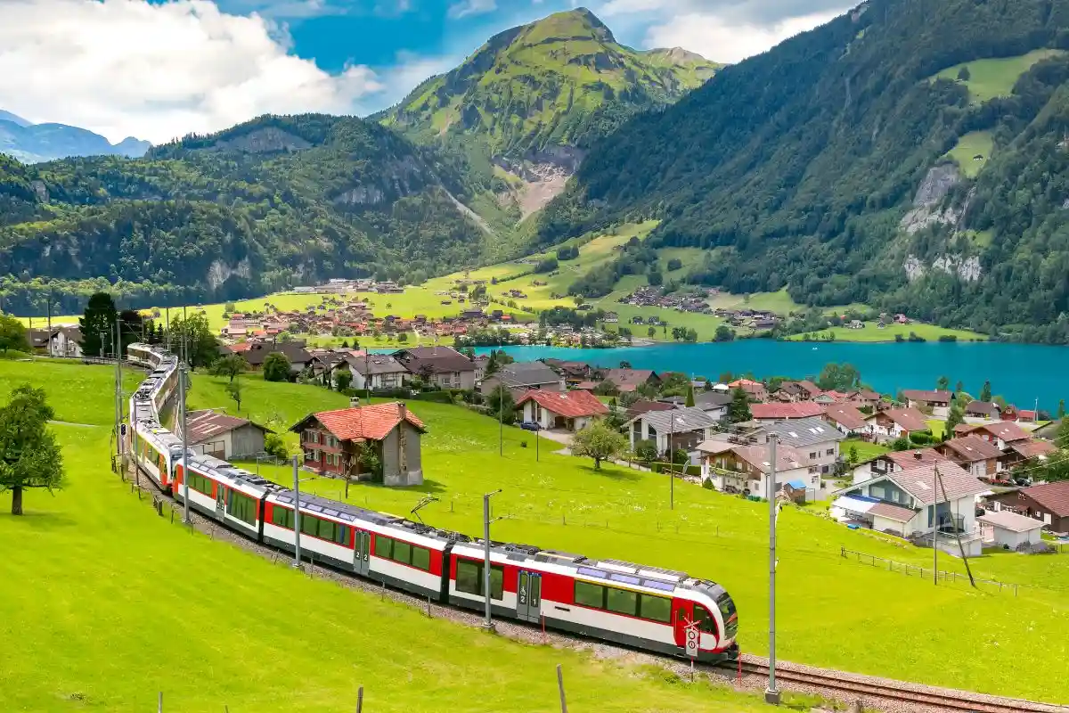 Зачем Швейцарии двухкилометровый поезд