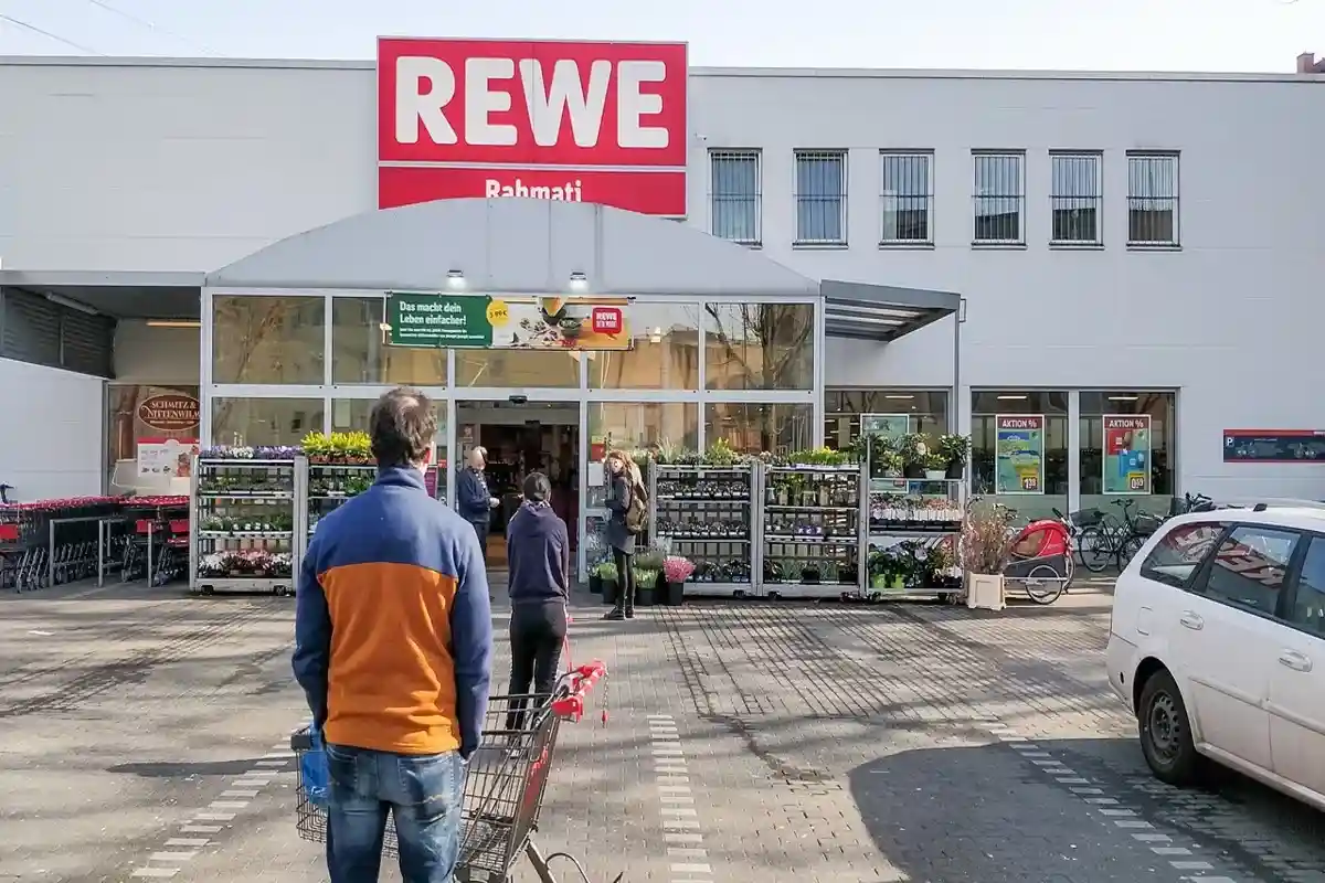 После сумки продуктов за 3 евро торговая сеть Rewe запустила благотворительную акцию. Фото: Raimond Spekking / wikimedia.org