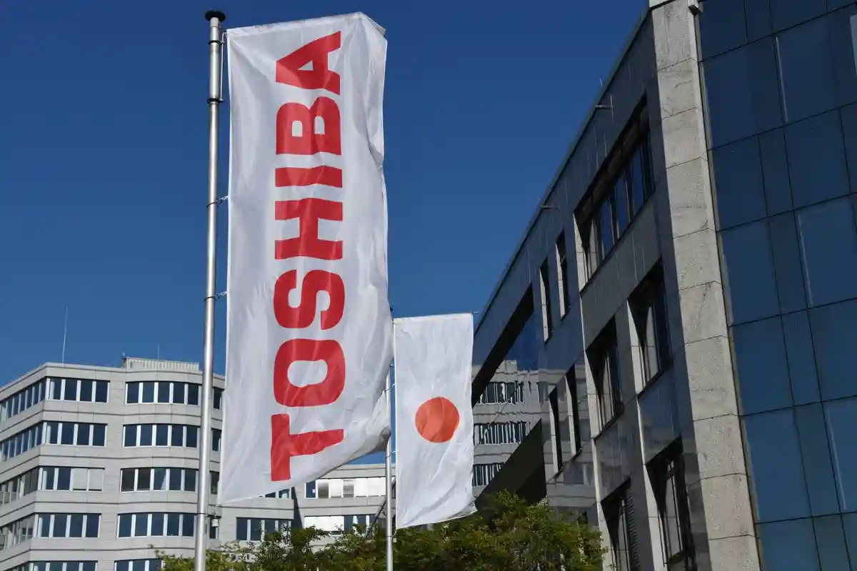Разногласия из-за покупки Toshiba.