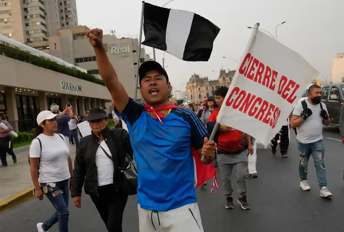Протесты в Перу - Лима
