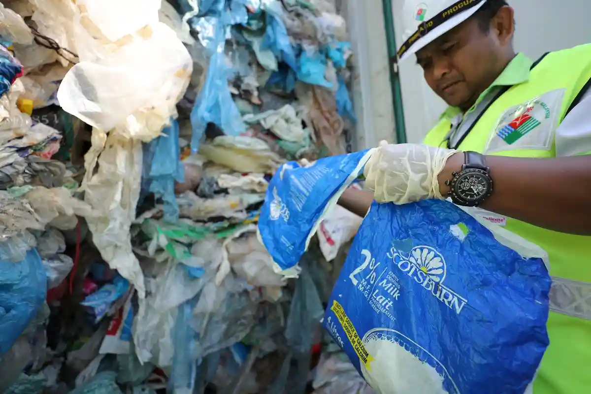 Пластиковые отходы в Малайзии