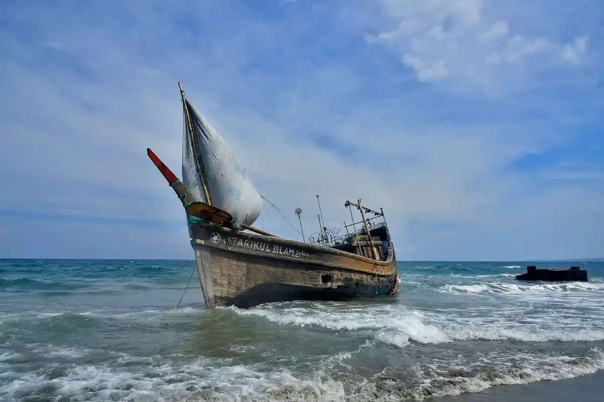 Лодка для беженцев