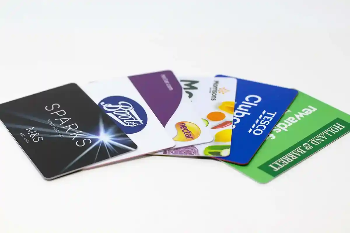 Получите бонусную карту для накопления баллов, бонусов и скидок. Фото: Shutterstock.com