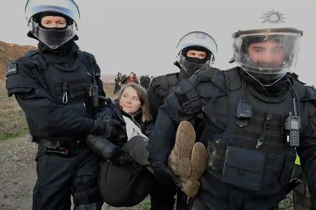 Грета Тунберг задержана во время акции протеста