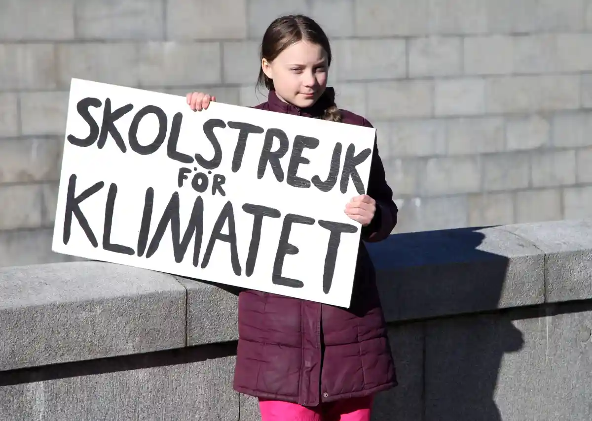 Молодая икона климатического движения Грета Тунберг празднует 20 лет