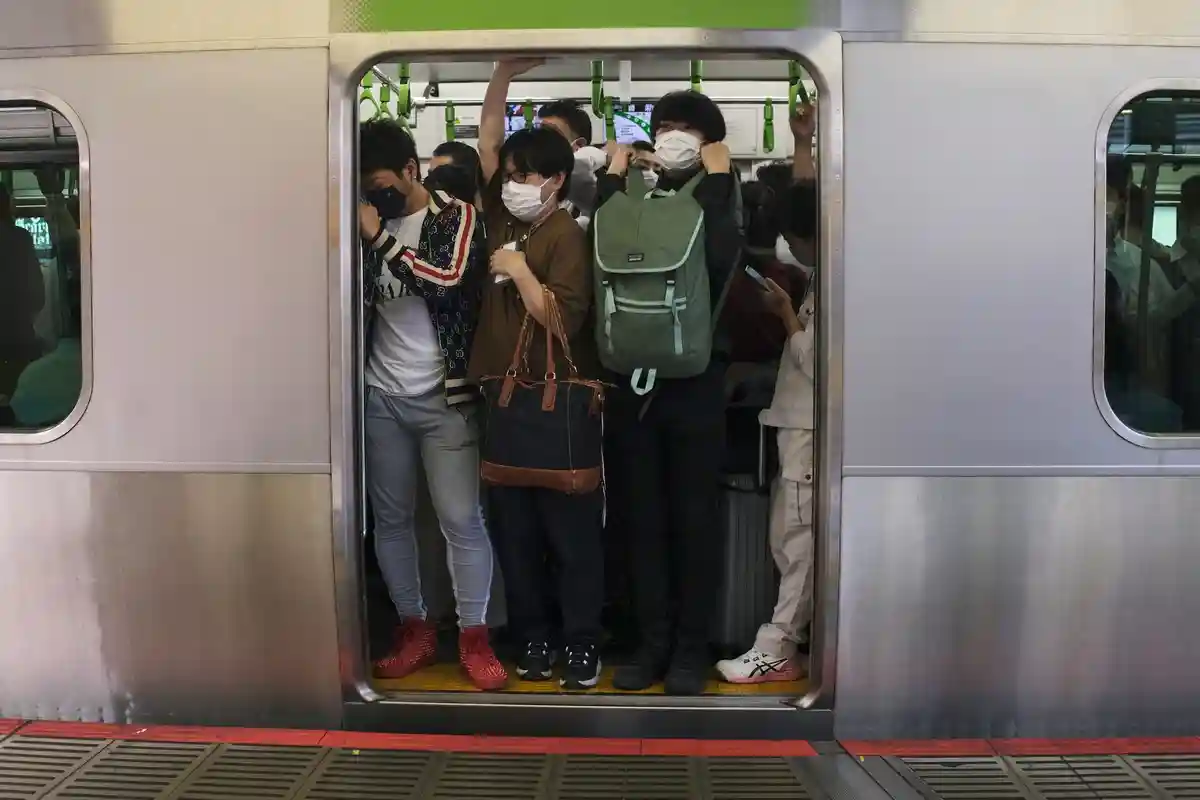 Игра в машиниста: девочка задержала 23 поезда японского метро